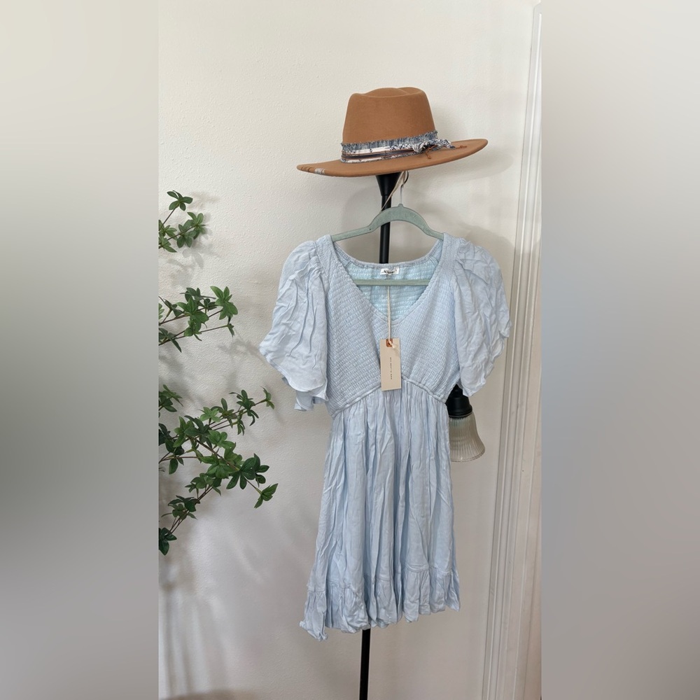 Chic Light Blue Dress with Puff Sleeves